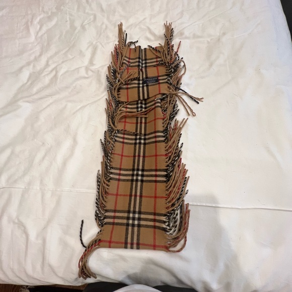 BURBERRY Classic Vintage Check Fringed 100% Cashmere Scarf - Picture 4 of 7